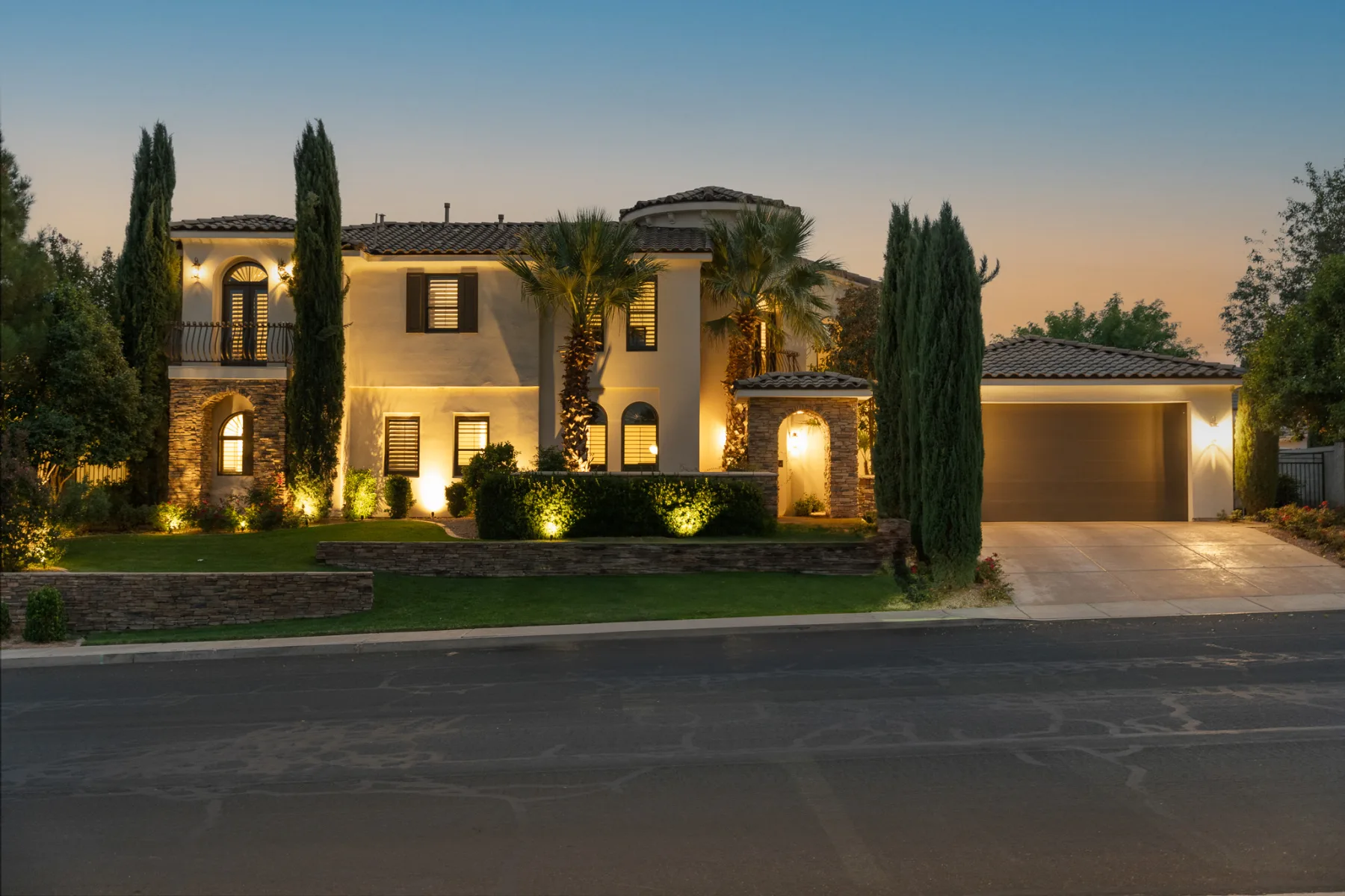 Southern Utah luxury residence photographed at twilight